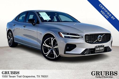 2024 Volvo S60 B5 Plus Dark Theme