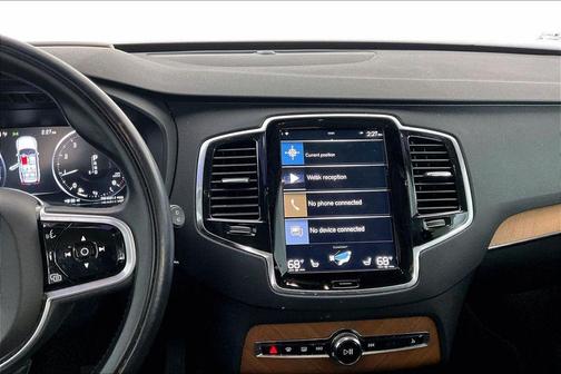 2022 Volvo XC90 T5 Momentum 7 Passenger