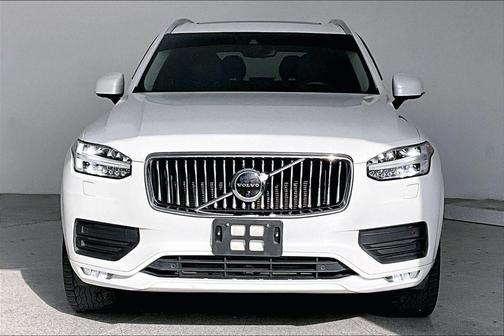 2022 Volvo XC90 T5 Momentum 7 Passenger