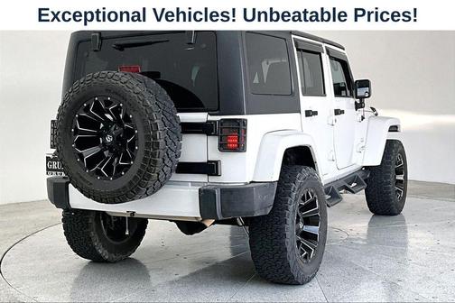 Bright White Clearcoat 2016 Jeep Wrangler Unlimited Sahara