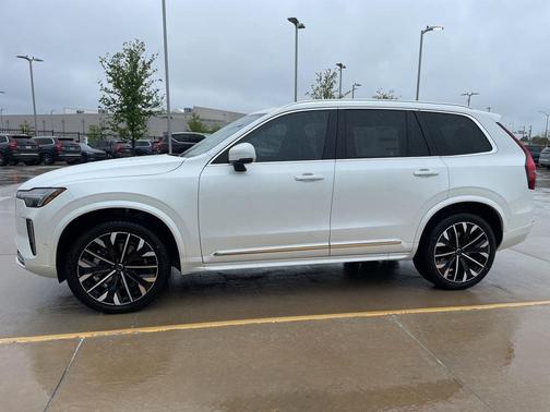 2025 Volvo XC90 B6 Plus 7-Seater