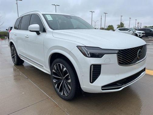 2025 Volvo XC90 B6 Plus 7 Passenger