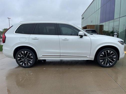 2025 Volvo XC90 B6 Plus 7 Passenger