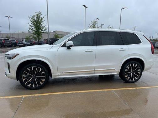 2025 Volvo XC90 B6 Plus 7 Passenger