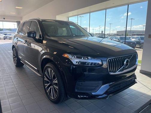 2022 Volvo XC90 T5 Momentum 7 Passenger
