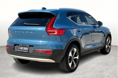 2023 Volvo XC40 B4 Plus Bright Theme