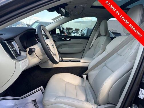 2025 Volvo XC60 Plug-In Hybrid T8 Plus