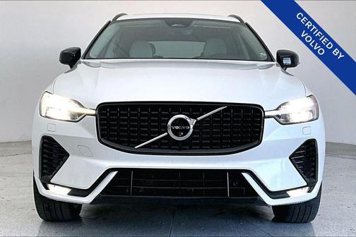 2024 Volvo XC60 B5 Plus Dark Theme