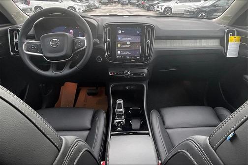 2025 Volvo XC40 B5 Plus Dark Theme