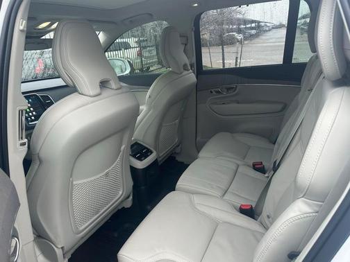 2025 Volvo XC90 Plug-In Hybrid T8 Ultra 7-Seater