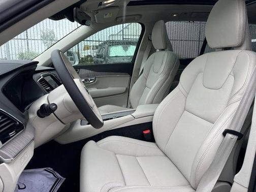 2025 Volvo XC90 Plug-In Hybrid T8 Ultra 7-Seater