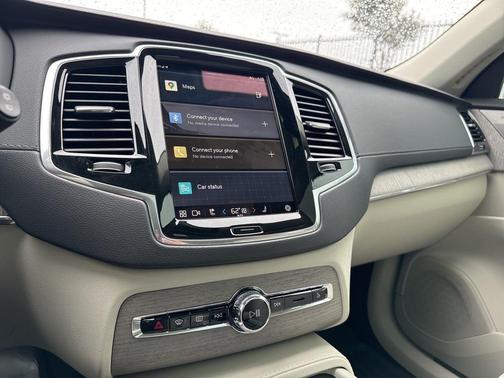2025 Volvo XC90 Plug-In Hybrid T8 Ultra 7-Seater
