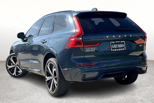 2025 Volvo XC60 B5 Ultra