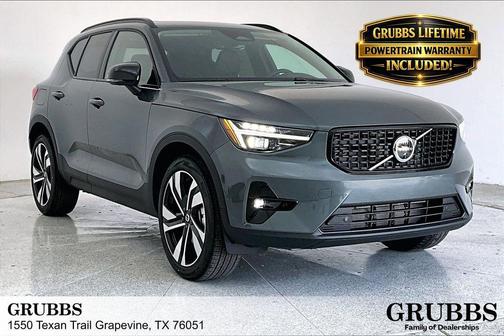 Forest Green 2026 Volvo XC40 B5 Plus