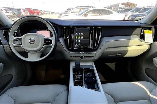 2025 Volvo XC60 B5 Plus