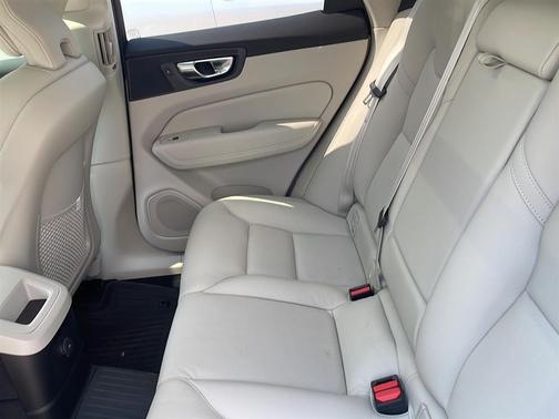 2025 Volvo XC60 Plug-In Hybrid T8 Plus