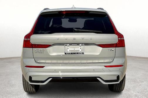 2025 Volvo XC60 Plug-In Hybrid T8 Plus