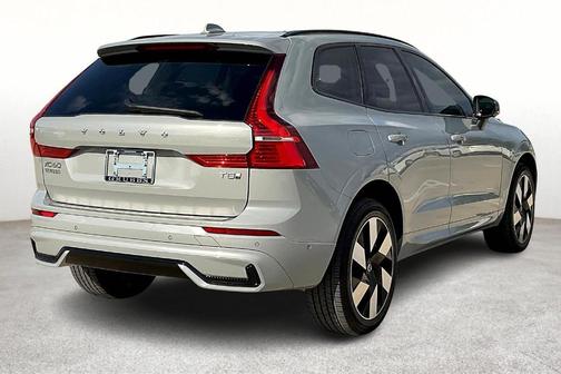 2025 Volvo XC60 Plug-In Hybrid T8 Plus