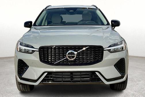 2025 Volvo XC60 Plug-In Hybrid T8 Plus