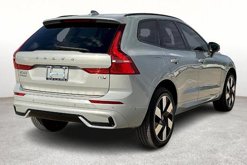 2025 Volvo XC60 Plug-In Hybrid T8 Plus