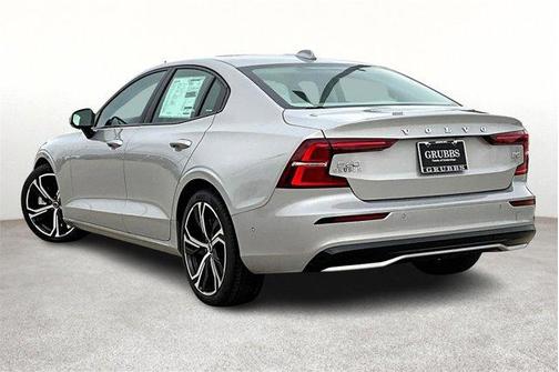 2025 Volvo S60 B5 Plus