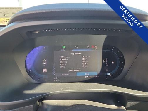 2023 Volvo XC40 B4 Plus Bright Theme