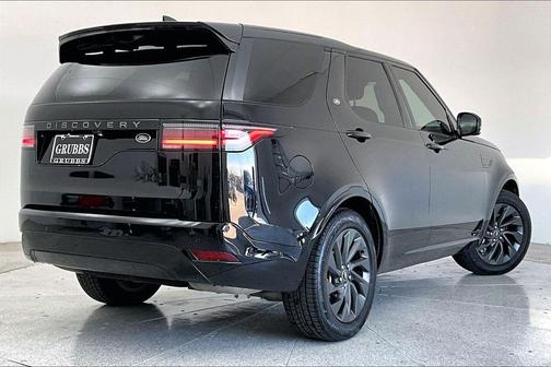 2022 Land Rover Discovery P300 R-Dynamic S