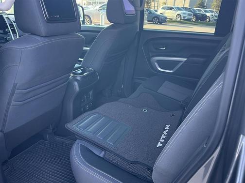 2021 Nissan Titan SV