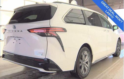 2024 Toyota Sienna LE