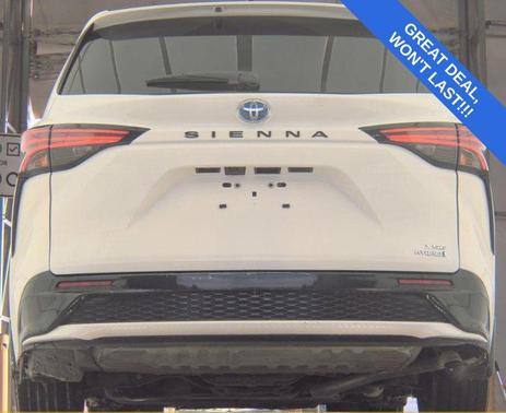 2024 Toyota Sienna LE