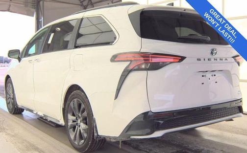 2024 Toyota Sienna LE