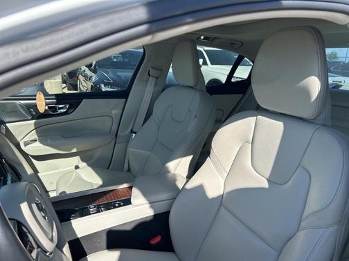 2020 Volvo S60 T5 Momentum