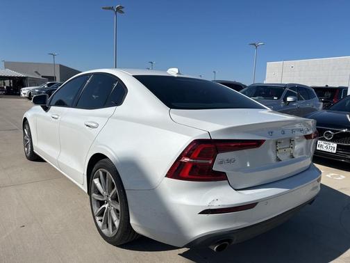 2020 Volvo S60 T5 Momentum