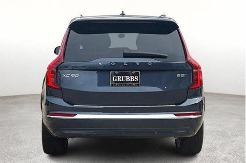 2025 Volvo XC90 B5 Core