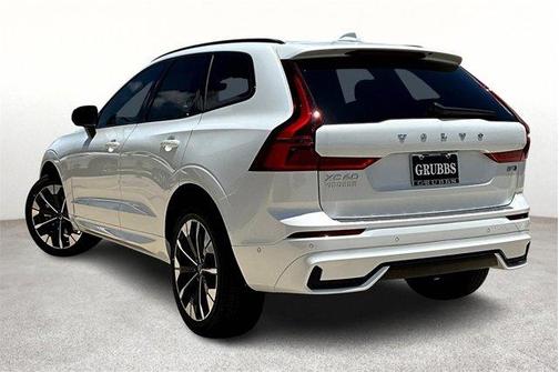 2026 Volvo XC60 PLUS