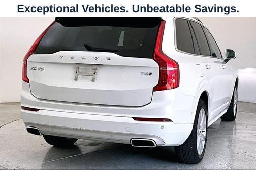 Crystal White Pearl 2016 Volvo XC90 T6 Momentum