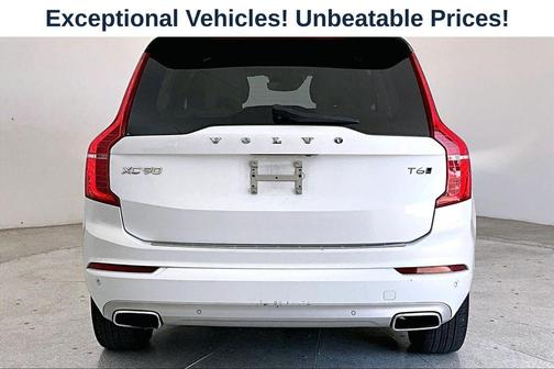 Crystal White Pearl 2016 Volvo XC90 T6 Momentum