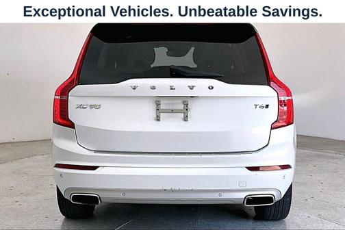Crystal White Pearl 2016 Volvo XC90 T6 Momentum