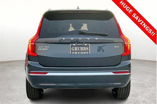 2025 Volvo XC90 B6 Core 7 Passenger