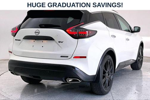 White 2023 Nissan Murano SV