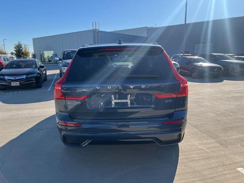 2025 Volvo XC60 B5 Plus