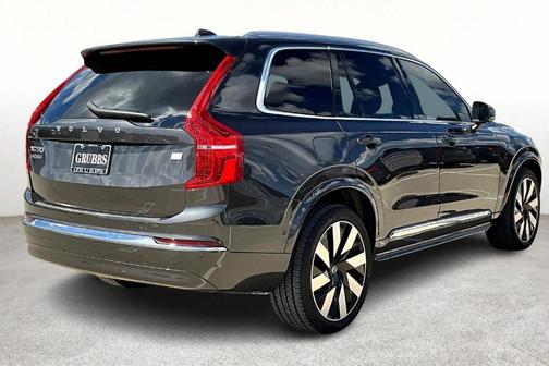 2023 Volvo XC90 Recharge Plug-In Hybrid T8 Ultimate Bright Theme 7-Seater
