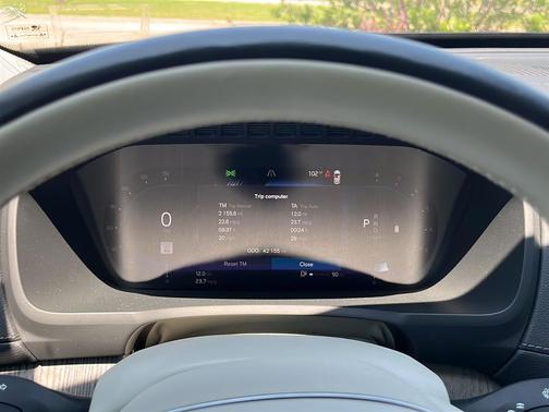 2023 Volvo XC90 B6 Ultimate 7-Seater