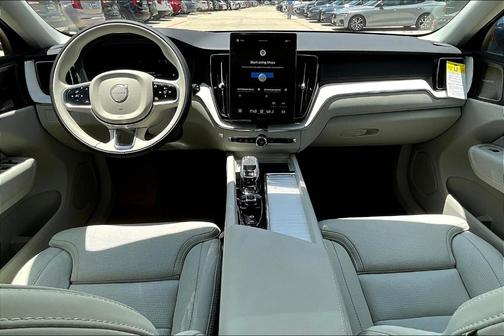 2026 Volvo XC60 B5 Ultra