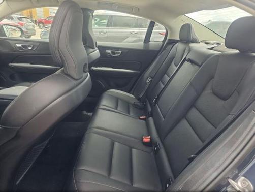 2025 Volvo S60 B5 Plus