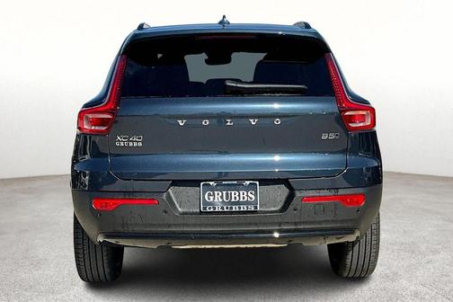 2026 Volvo XC40 B5 Plus