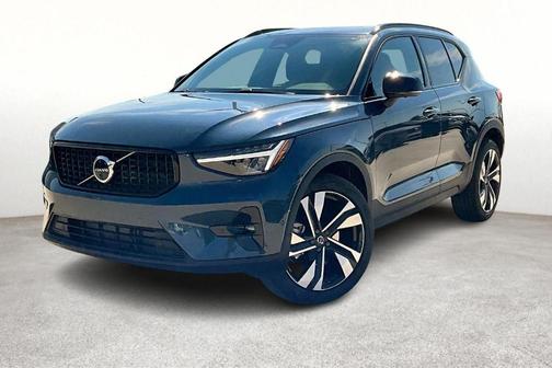 2026 Volvo XC40 B5 Plus
