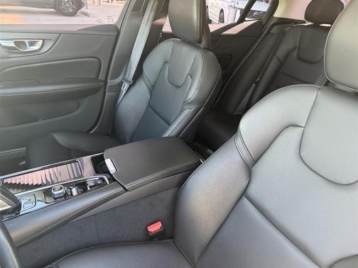 2021 Volvo S60 Recharge Plug-In Hybrid R-DESIGN EXPRESSION
