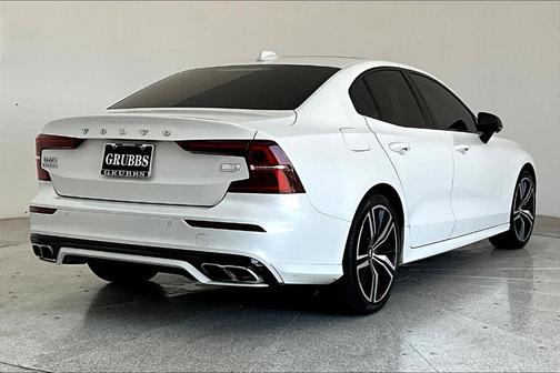 2021 Volvo S60 Recharge Plug-In Hybrid R-DESIGN EXPRESSION