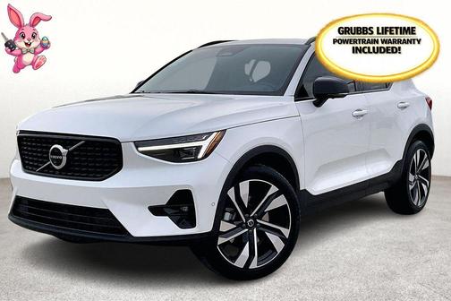 Crystal White 2026 Volvo XC40 B5 Ultra